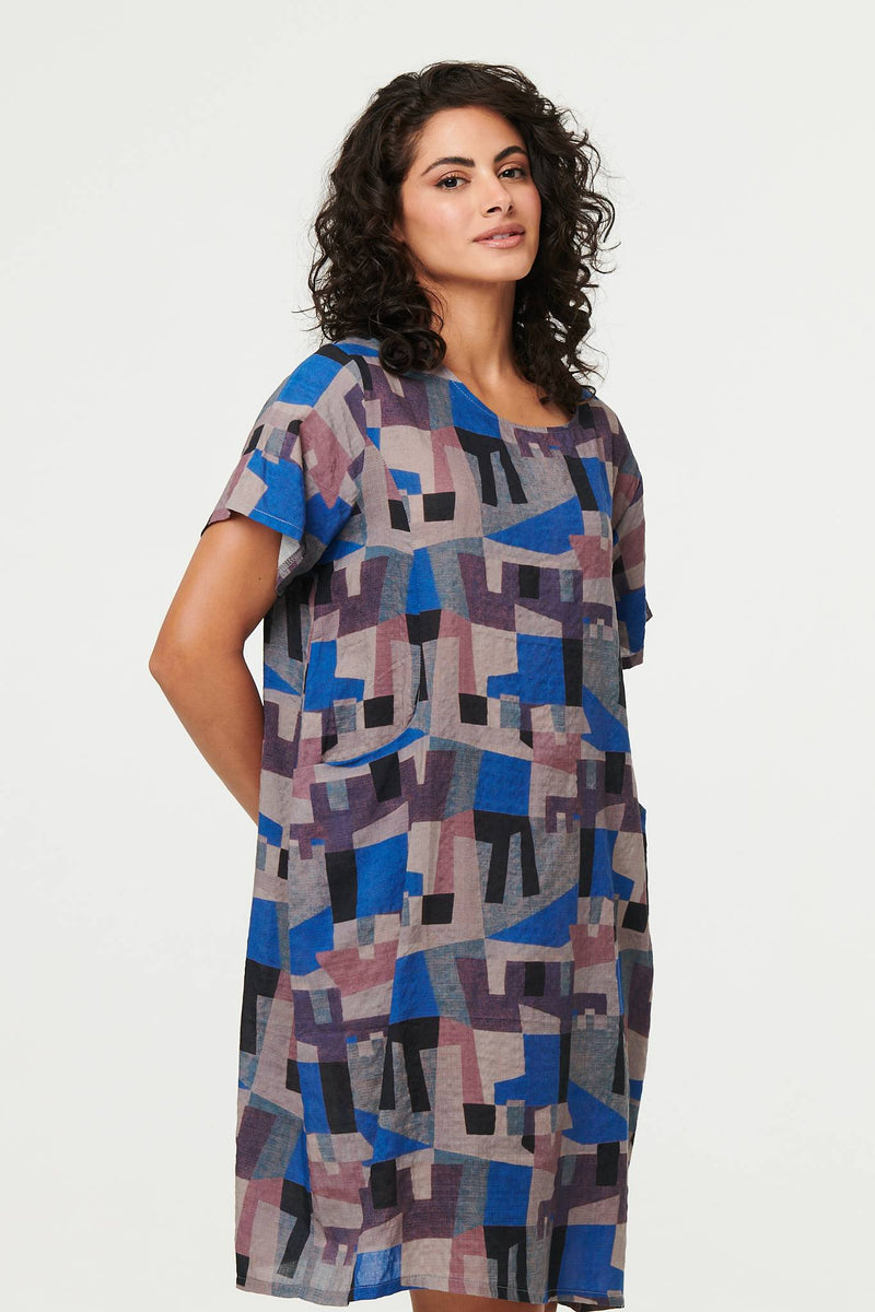 Abstract Relaxed Knee Length Shift Dress